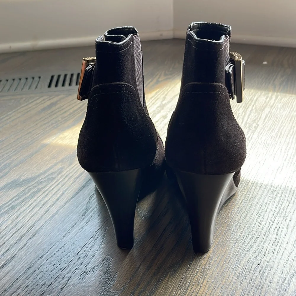 Women’s Tory Burch Adrienne Black Suede Wedge Ankle Boots Size 9.5M